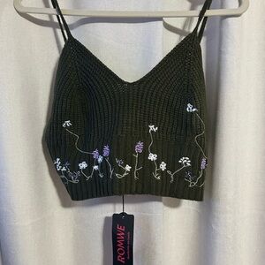 ROMWE Dark Green Floral Embroidered Crop Top